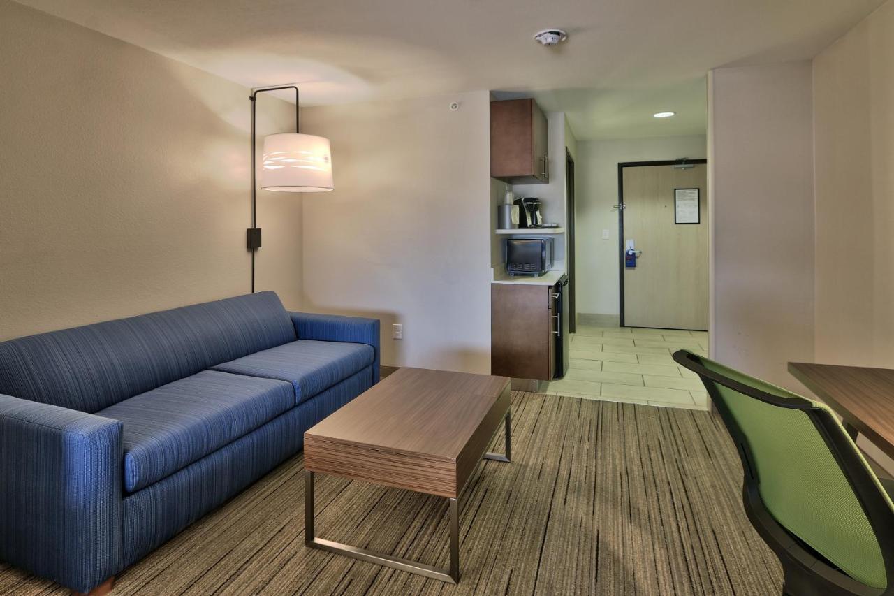 Holiday Inn Express & Suites Portales By Ihg Exteriör bild
