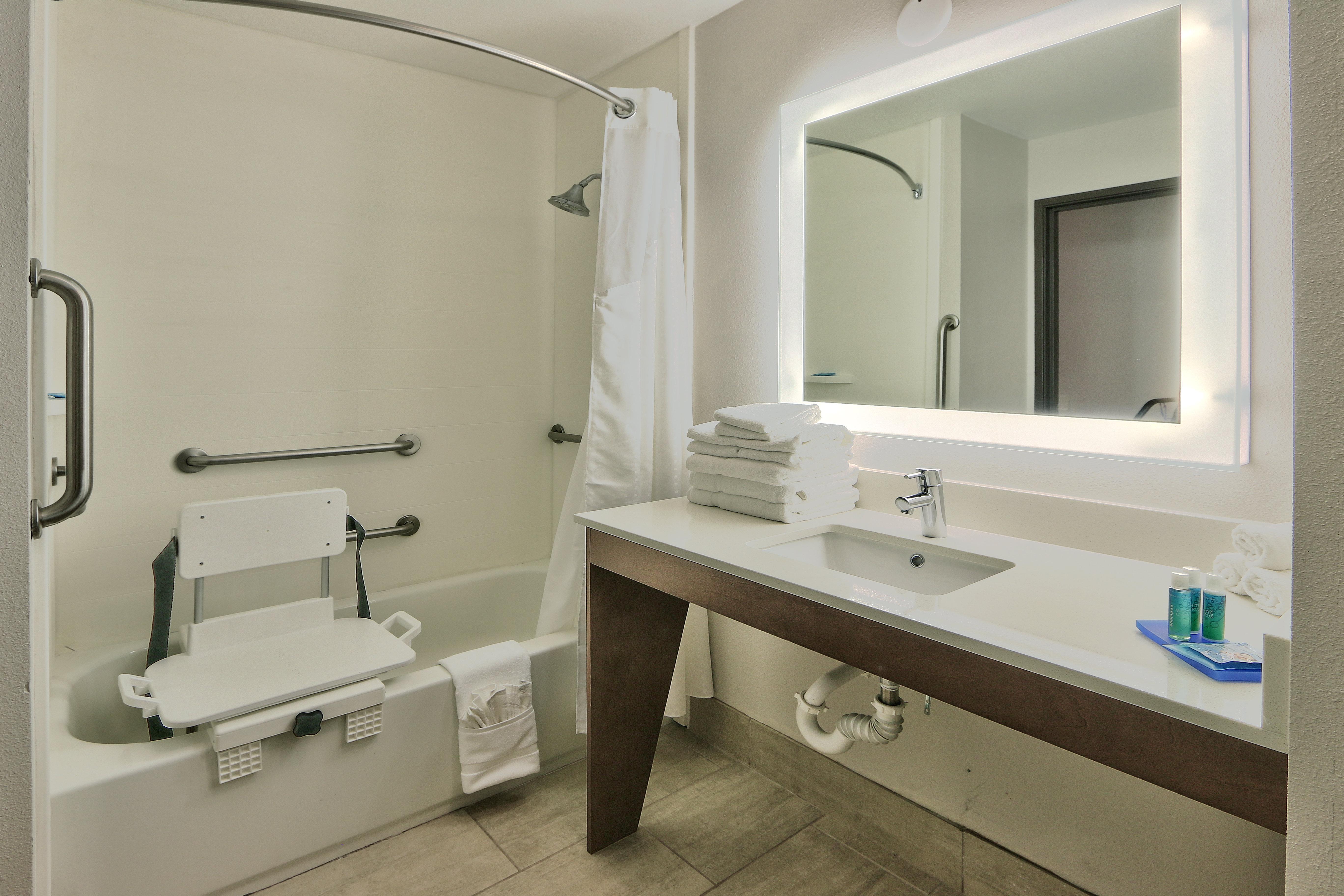 Holiday Inn Express & Suites Portales By Ihg Exteriör bild