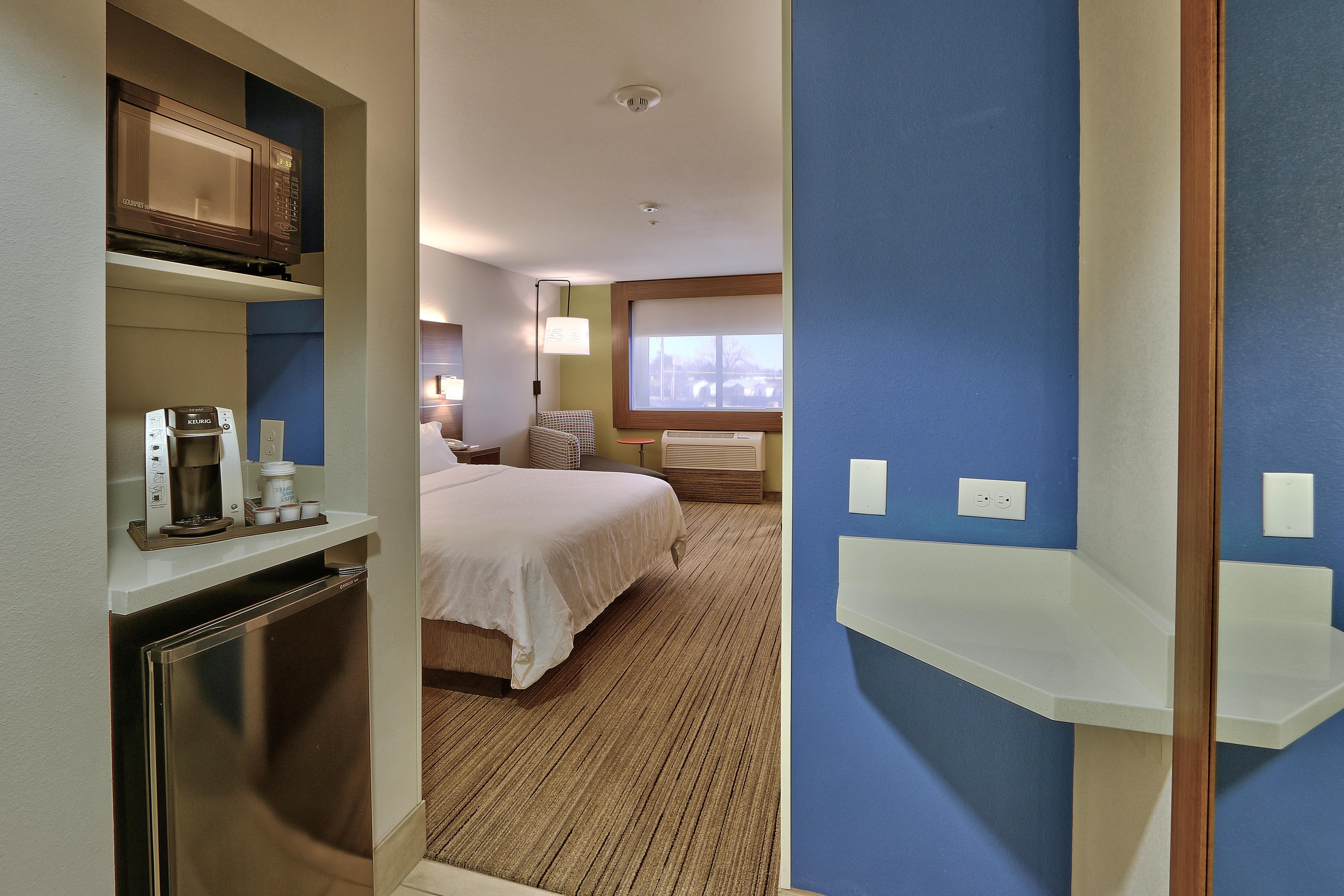 Holiday Inn Express & Suites Portales By Ihg Exteriör bild