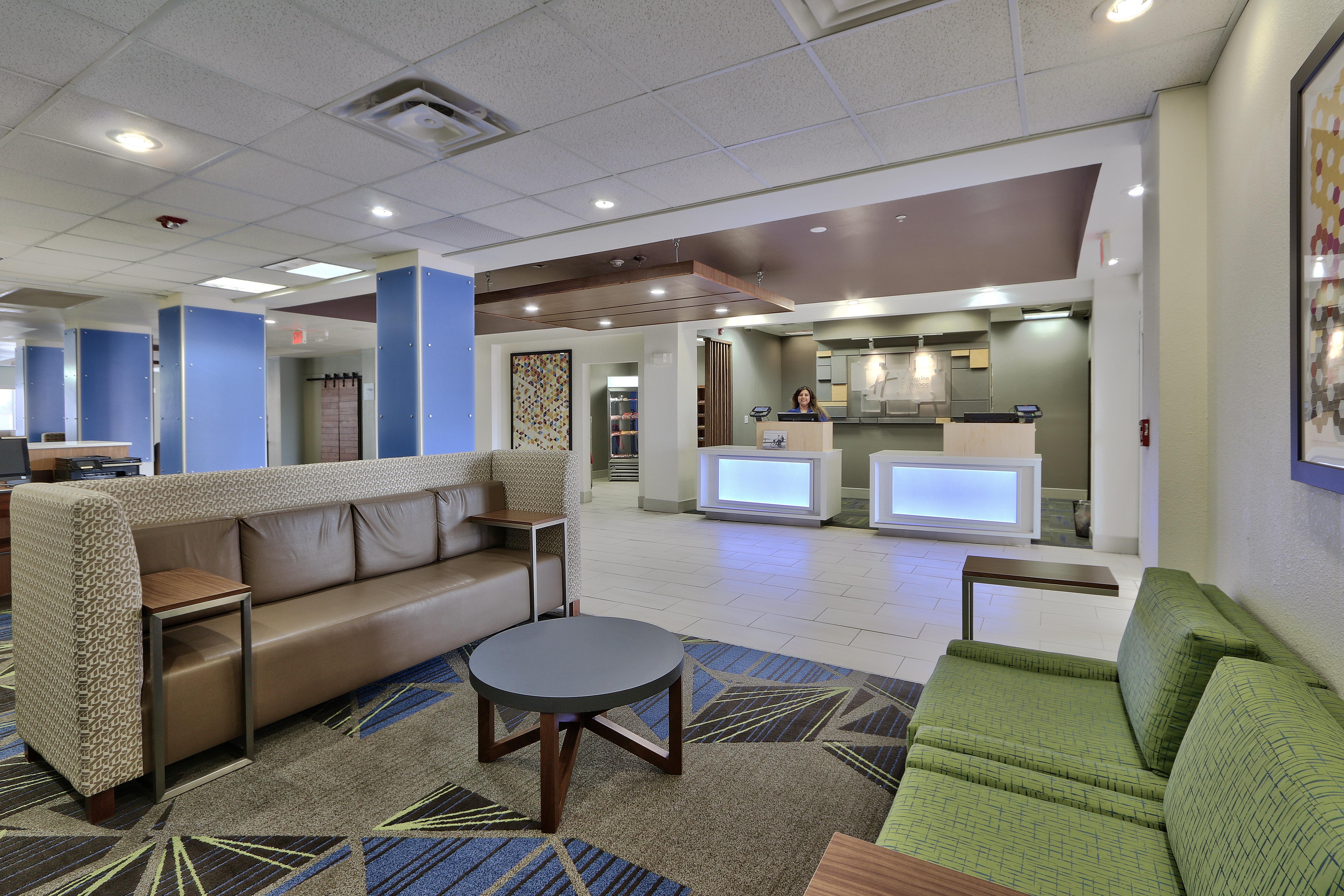 Holiday Inn Express & Suites Portales By Ihg Exteriör bild