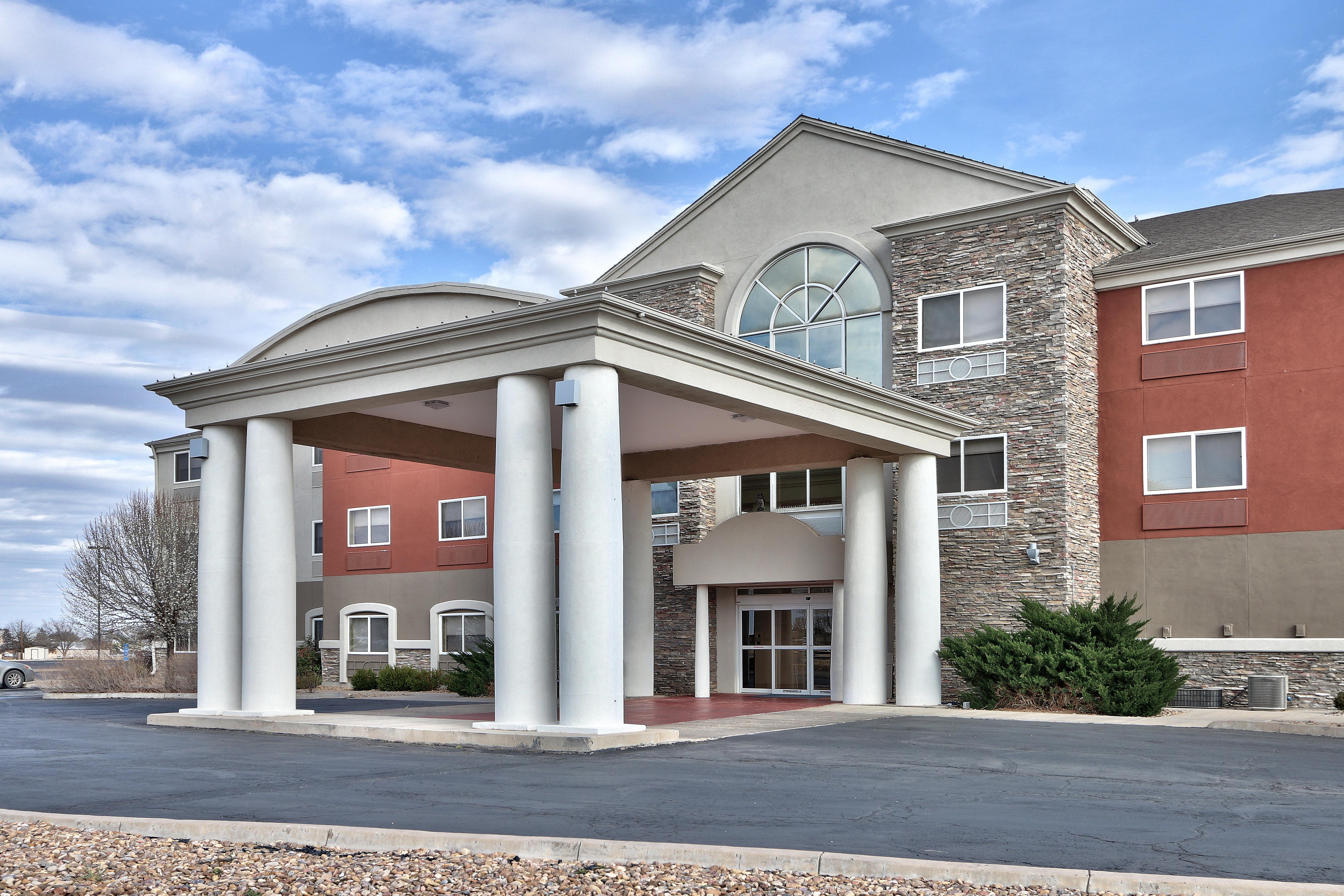 Holiday Inn Express & Suites Portales By Ihg Exteriör bild