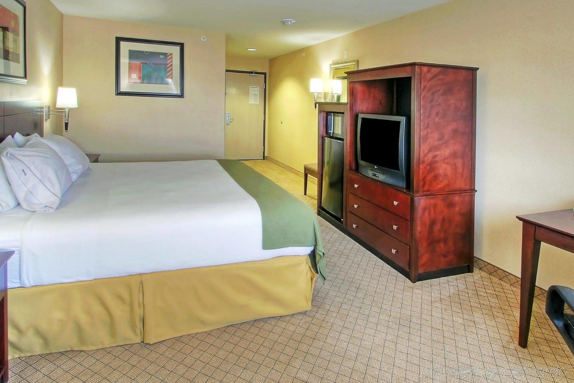 Holiday Inn Express & Suites Portales By Ihg Rum bild