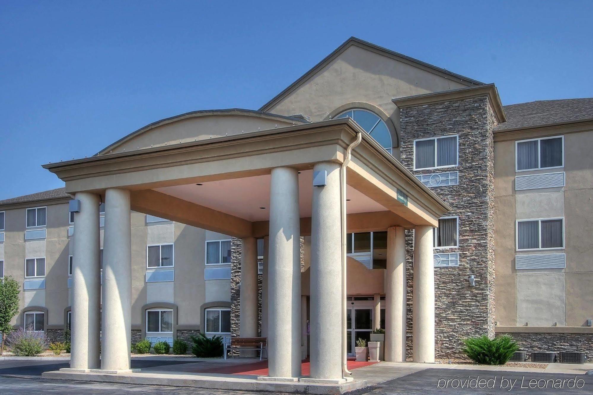 Holiday Inn Express & Suites Portales By Ihg Exteriör bild