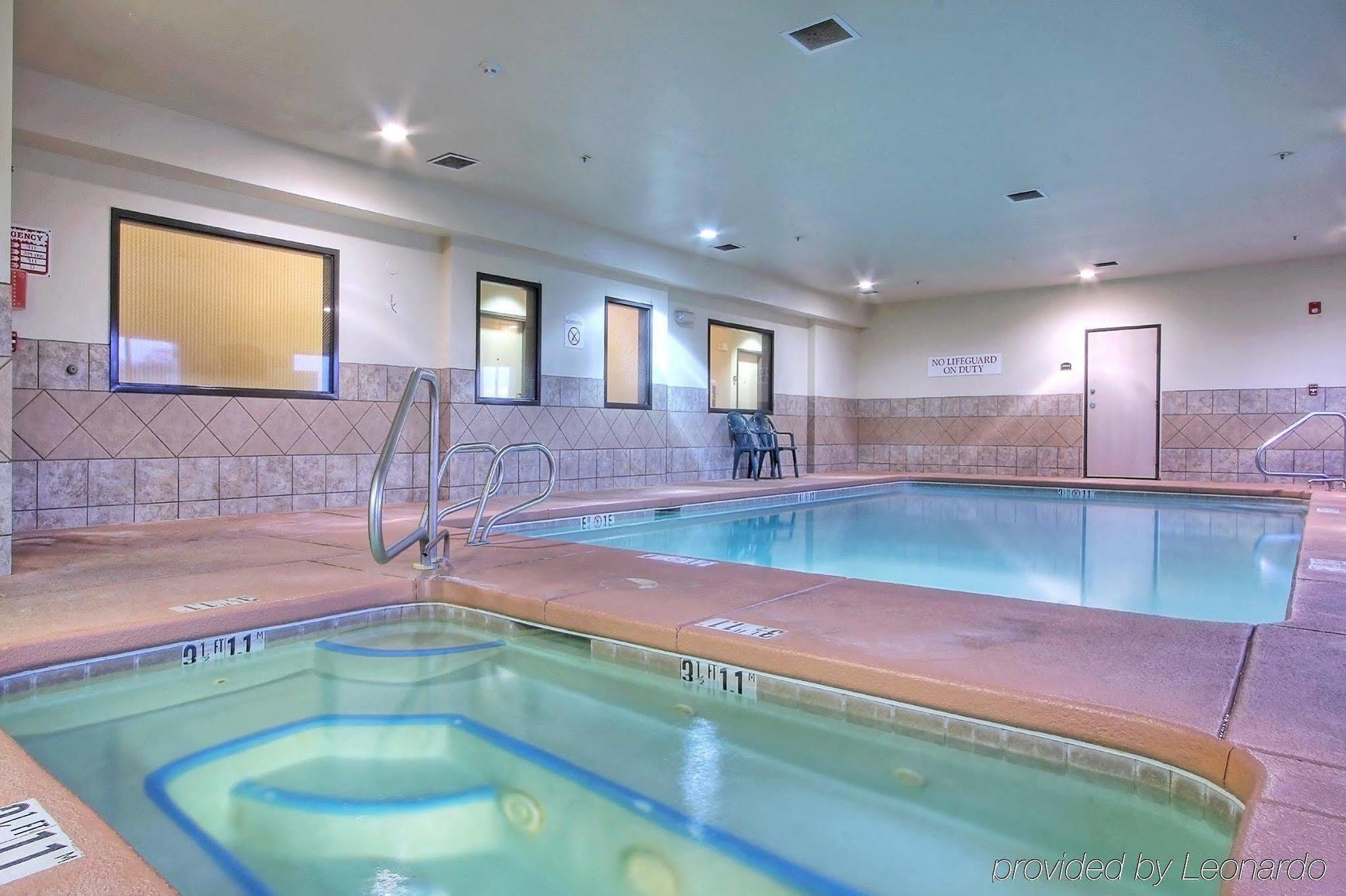 Holiday Inn Express & Suites Portales By Ihg Exteriör bild