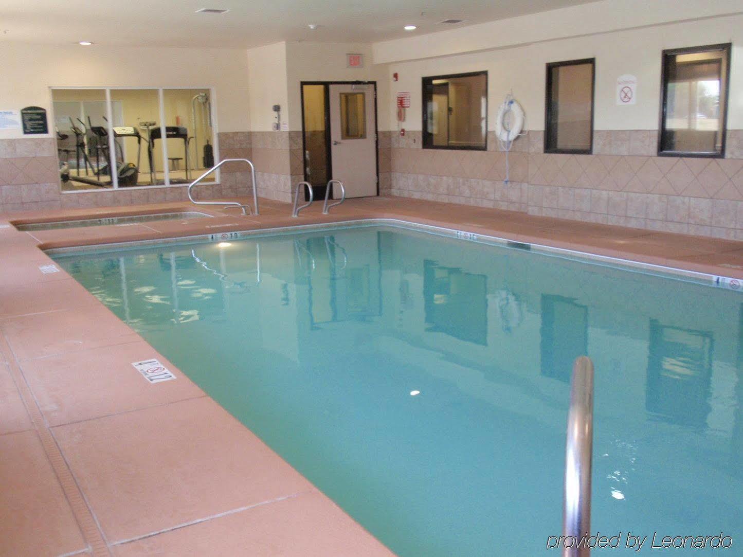 Holiday Inn Express & Suites Portales By Ihg Exteriör bild